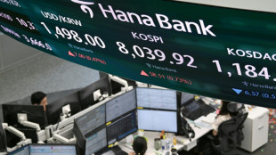 Asia stocks mixed over hopes of US-Iran deal, tech gains