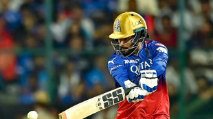 Bengaluru win five in row to keep IPL play-off hopes alive