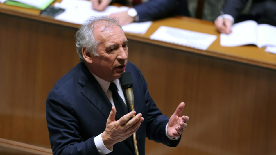 Budget: le PS veut des gages, le gouvernement d&eacute;nonce une "prise d'otages" sur l'immigration