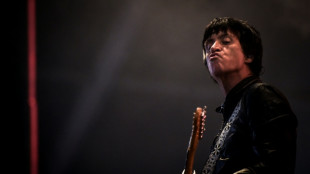 Dos guitarras de Johnny Marr, exintegrante de The Smiths, se venden por m&aacute;s de 750.000 d&oacute;lares en una subasta