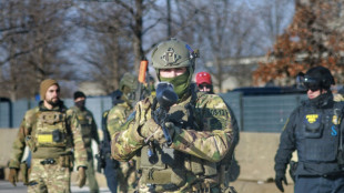 Governo Trump anuncia envio de 'centenas' de agentes adicionais a Minneapolis