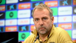 Ap&oacute;s cr&iacute;ticas do Real Madrid &agrave; arbitragem, Barcelona n&atilde;o buscar&aacute; 'desculpas', diz Flick