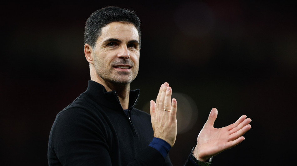 Mentre l'Arsenal festeggiava Arteta preparava il barbecue in giardino
