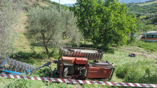 Incastrato in macchinario agricolo, morto un 23enne