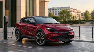 El Alfa Romeo Junior Elettrica baja a 32.175 euros con financiaci&oacute;n