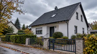 Unbekannte brechen in Einfamilienhaus in Heidenau ein