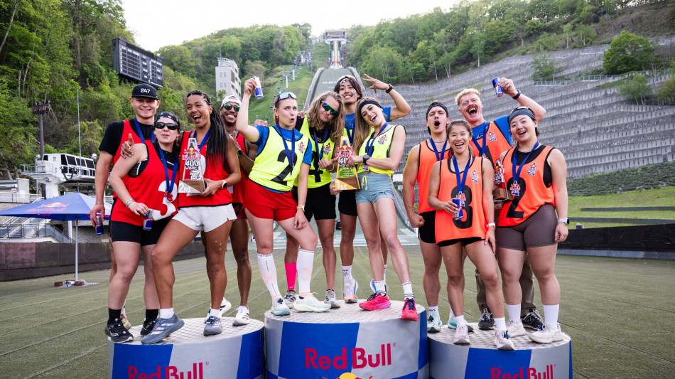 Red Bull 400 Team Ascent, 28 creator scalano trampolino salto con gli sci in Giappone