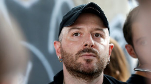 A Paris, la semaine de la haute couture toujours marqu&eacute;e par le chass&eacute;-crois&eacute; des directeurs artistiques