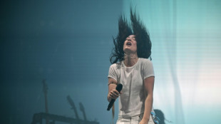 Lorde dá o pontapé inicial ao festival de Glastonbury com um show surpresa