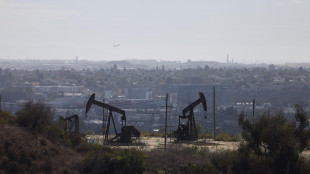 Il petrolio chiude in forte rialzo a New York a 65,43 dollari