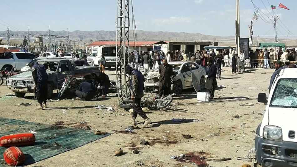 Mueren 28 personas en Pakist&aacute;n en explosiones antes de las elecciones