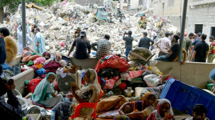 Al menos 27 muertos en el derrumbe de un edificio en Pakistán