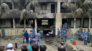 Crash d'un avion militaire sur une école au Bangladesh: le bilan monte à 27 morts