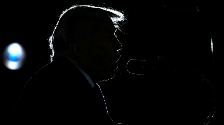 Casa Branca altera foto de manifestante presa e acrescenta l&aacute;grimas