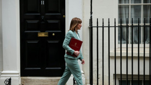 La economía de Reino Unido se contrajo un 0,3% en abril, más de lo esperado