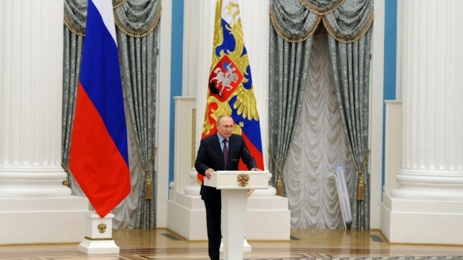 Ucrania prepara a sus tropas y Rusia se mantiene firme en sus exigencias