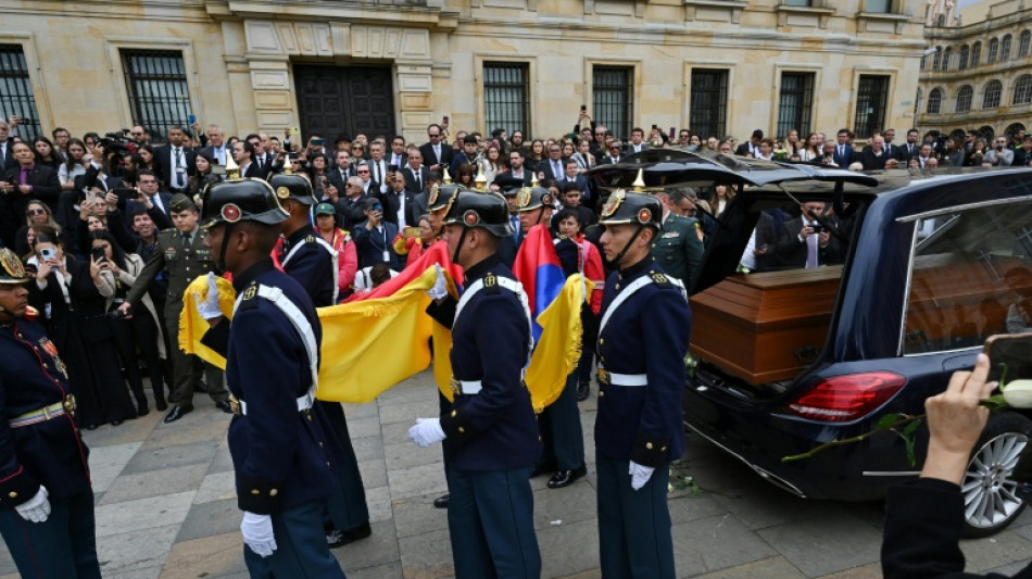 Funerais de presidenciável morto na Colômbia acontecem sem Petro