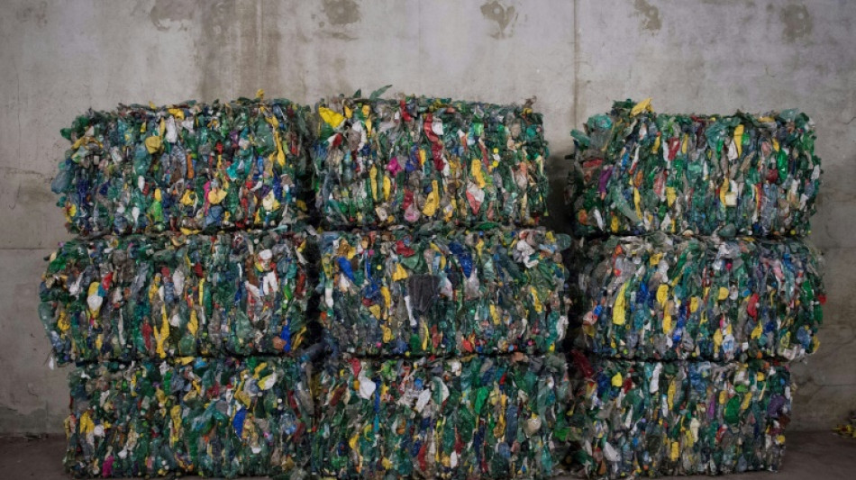 Plastique: le gouvernement veut pousser l'industrie du réemploi et du recyclage