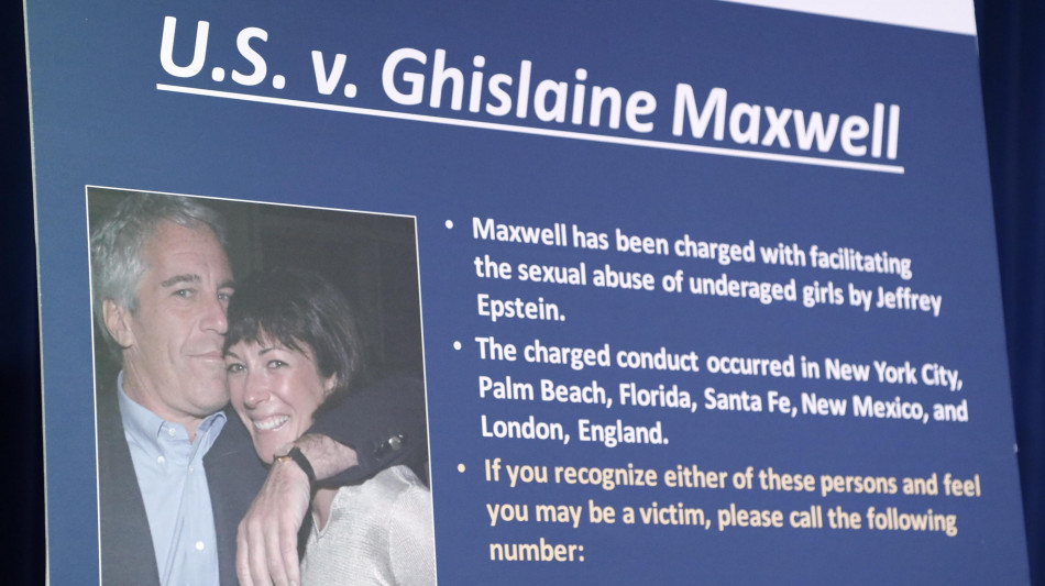 Epstein, Maxwell si oppone a diffusione carte gran giur&igrave;