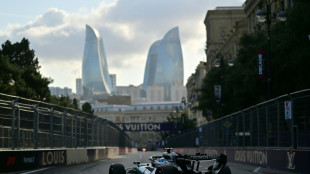 Russell firma la pole en Azerbaiy&aacute;n, Antonelli choca contra un muro