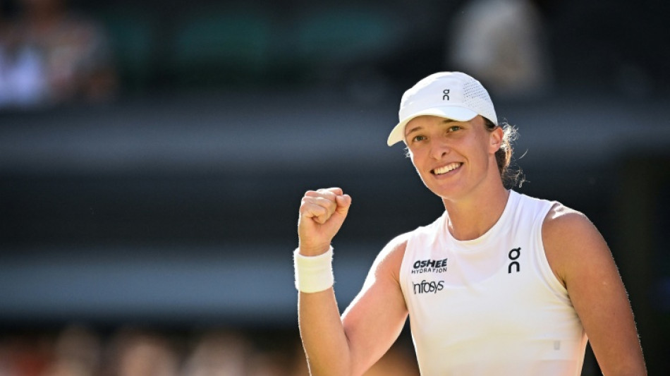 Swiatek atropela Bencic e vai enfrentar Anisimova na final de Wimbledon