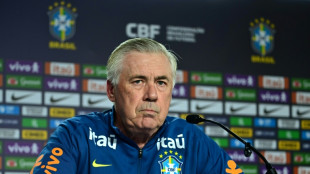 'Estamos avaliando a cada dia', diz Ancelotti sobre Neymar