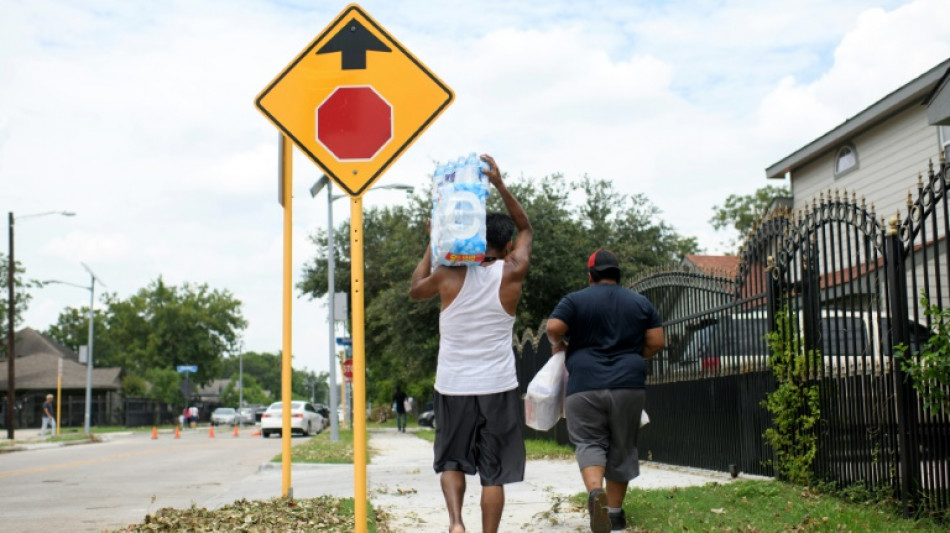 Beryl deja sin energ&iacute;a a Houston, donde el calor "succiona el alma del cuerpo"