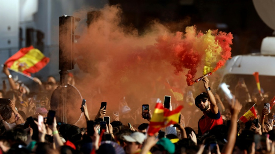 Spanische Fu&szlig;ballnationalmannschaft nach WM-Sieg begeistert in Madrid empfangen