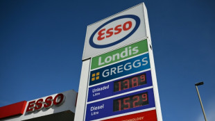 El crudo se desploma e impulsa la subida de las bolsas europeas y asi&aacute;ticas