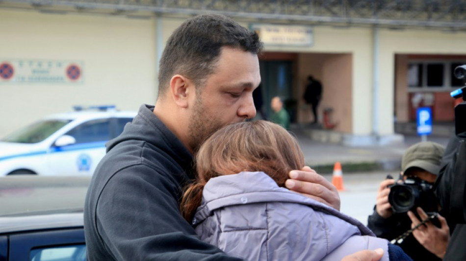 Catastrophe ferroviaire en Gr&egrave;ce : manifestants en col&egrave;re et minute de silence