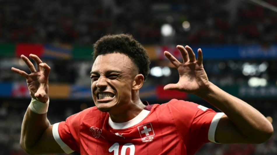 Alemanha empata no fim com a Su&iacute;&ccedil;a (1-1) e vai &agrave;s oitavas da Euro como l&iacute;der do grupo