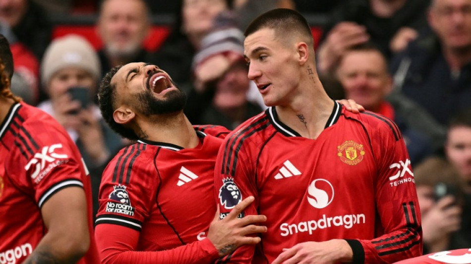Man Utd sink Villa to boost top-four bid