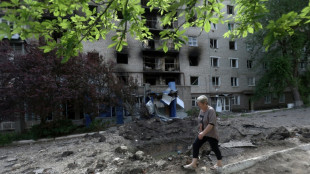 Ukraine: dix morts dans une frappe pr&egrave;s d'Odessa, Kiev reprend un &icirc;lot strat&eacute;gique