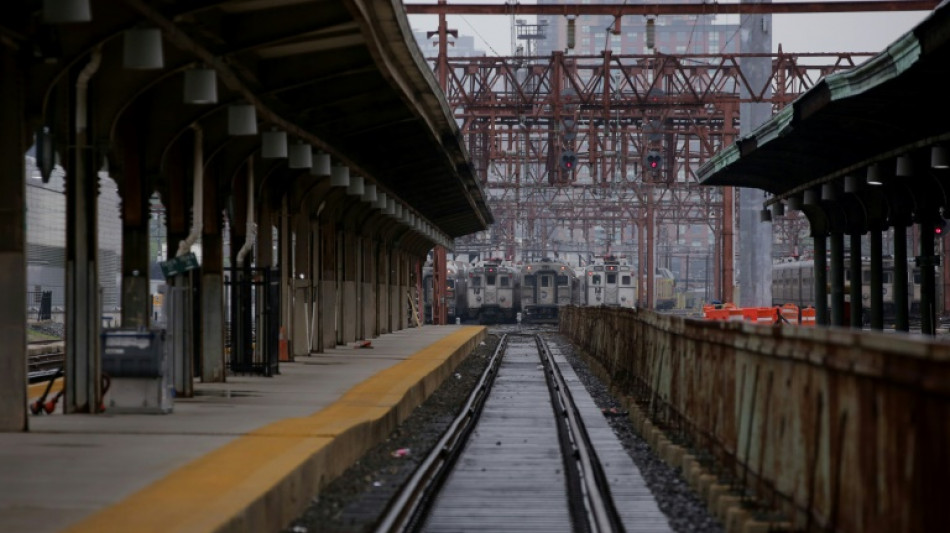 Sindicato anuncia fim da greve que paralisou serviço de trens entre Nova Jersey e Nova York