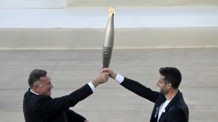 JO-2024: la flamme olympique remise par la Grèce aux organisateurs français