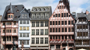 Frankfurts umstrittener Oberb&uuml;rgermeister Feldmann abgew&auml;hlt 