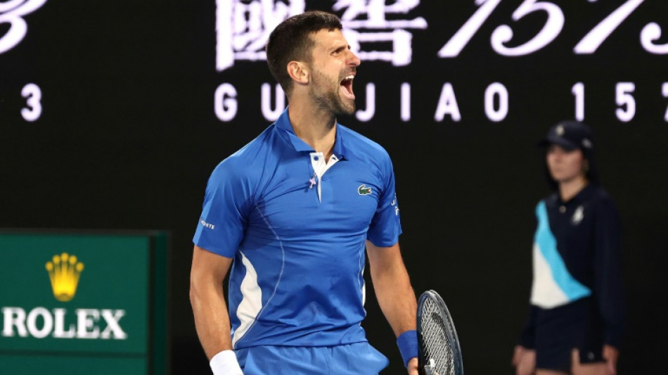 Djokovic leva susto contra Popyrin, mas avan&ccedil;a no Aberto da Austr&aacute;lia