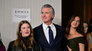California ordena a los anunciantes revelar si usan int&eacute;rpretes generados con IA