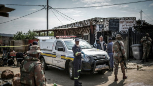 Veintisiete muertos en dos tiroteos en Sud&aacute;frica