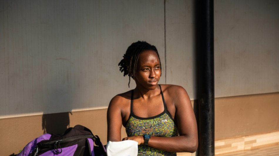 Nadadora paral&iacute;mpica luta com orgulho contra estigmatiza&ccedil;&atilde;o em Uganda