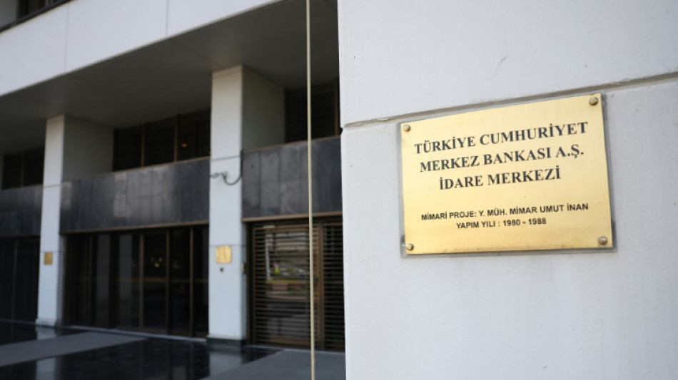 Turqu&iacute;a da un giro a su pol&iacute;tica monetaria y eleva su principal tasa de inter&eacute;s al 15%