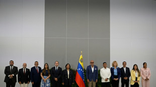 Governo interino e delegados da oposi&ccedil;&atilde;o iniciam di&aacute;logo na Venezuela