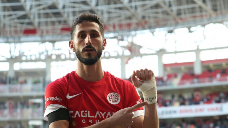 Dos futbolistas israel&iacute;es en el centro de la pol&eacute;mica en Turqu&iacute;a por mensajes sobre los rehenes en Gaza