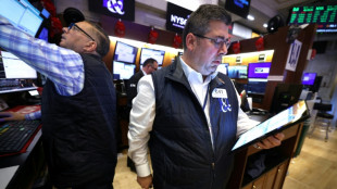 Wall Street encerra em alta uma semana agitada pela guerra tarifária
