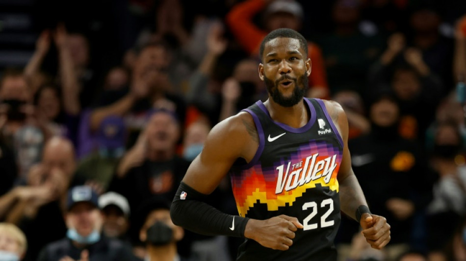 NBA: Phoenix reprend sa marche en avant &agrave; l'Ouest, Miami c&egrave;de &agrave; Milwaukee