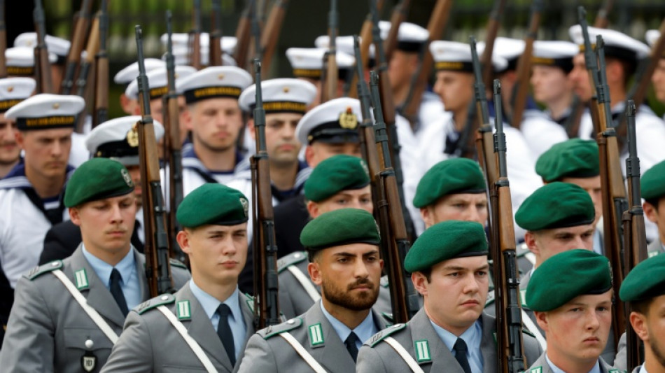 Union fordert Nachbesserungen am Wehrdienst-Modell im Bundestag