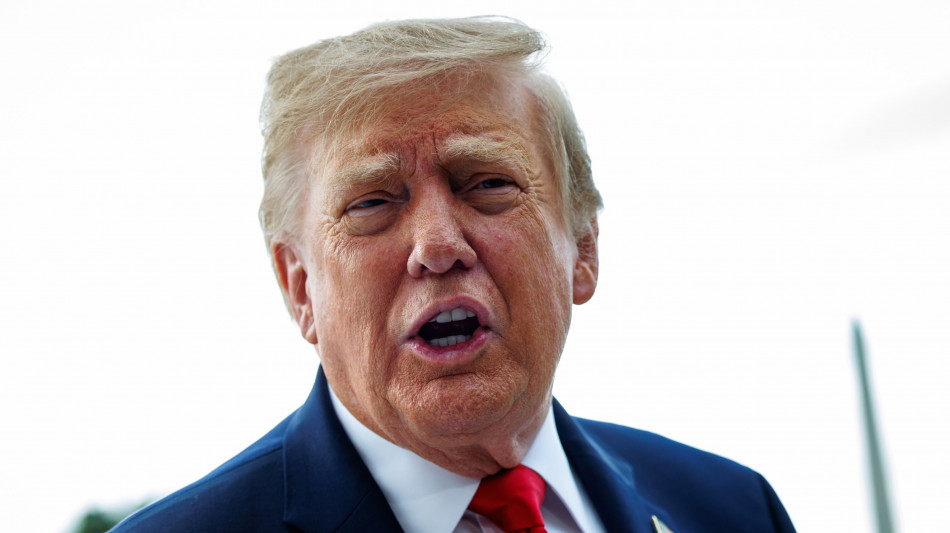 Sondaggio Wsj, 'consenso Trump a 37%, ai minimi dal 1990 per presidente a vigilia midterm'