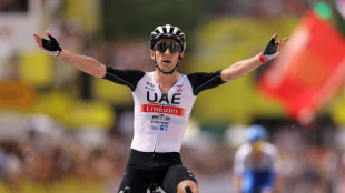 Tour de France: Adam Yates s'impose devant son fr&egrave;re jumeau et prend le maillot jaune