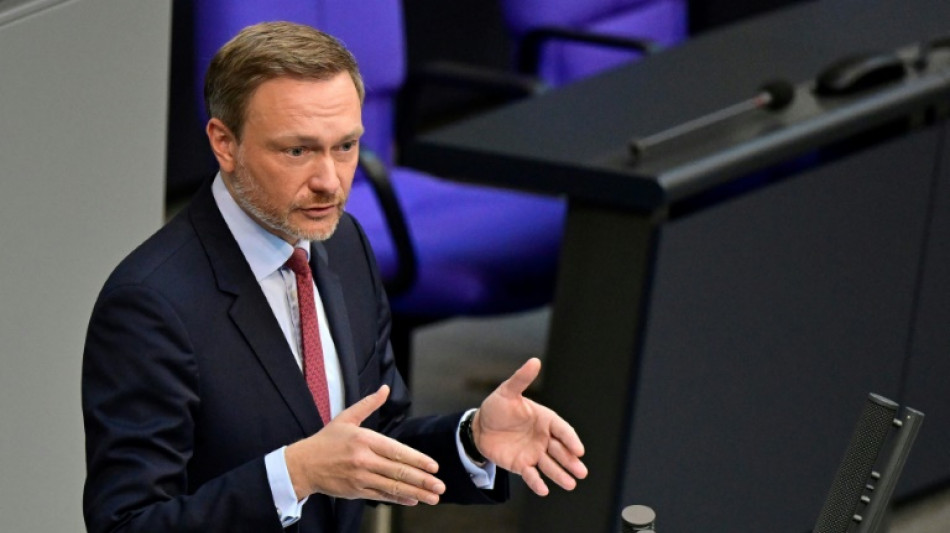 Lindner im Spagat zwischen Krisenetat und Normalit&auml;t - Harsche Oppositionskritik