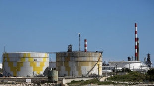 Prezzo del Brent scende a 98 dollari su possibile ripresa flussi dall'Arabia